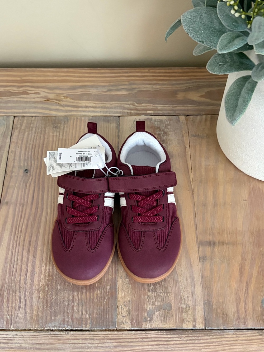 GAP Toddler Maroon Sneakers with White Stripe Accents 🍂🆕